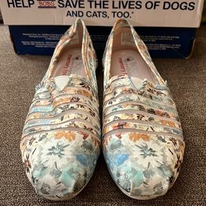 BOBS From sketchers “Dreamin Daisy” Plush Memory Foam Shoes. Women’s Size 8 NIB!
